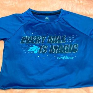 RunDisney disney performance tee small